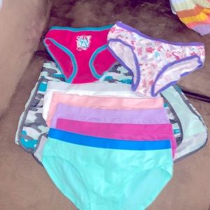 7 pair of brand new girls underwear size 7-8
